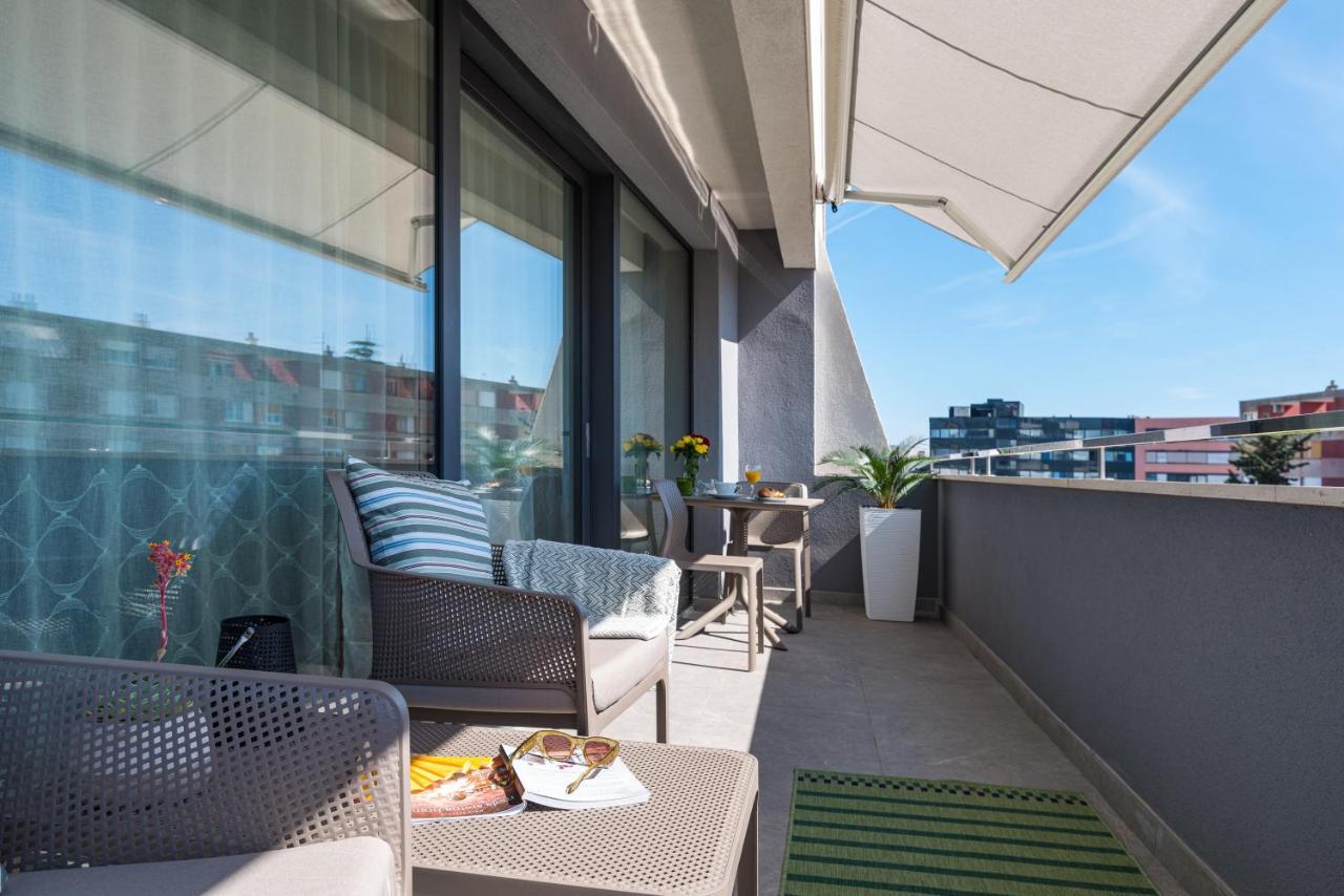 D-Apartment - With Garage And Balcony Zadar Eksteriør billede