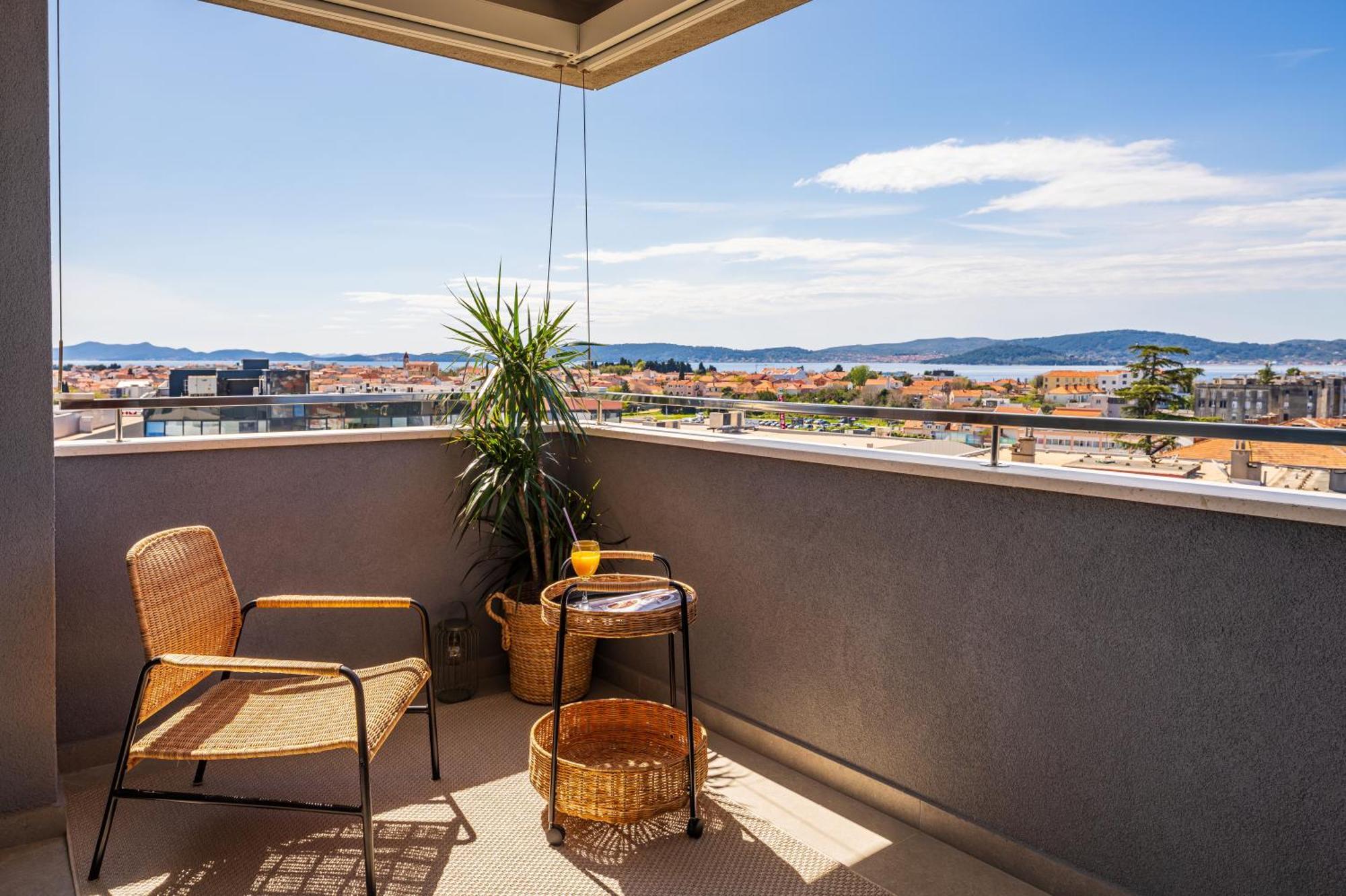 D-Apartment - With Garage And Balcony Zadar Eksteriør billede